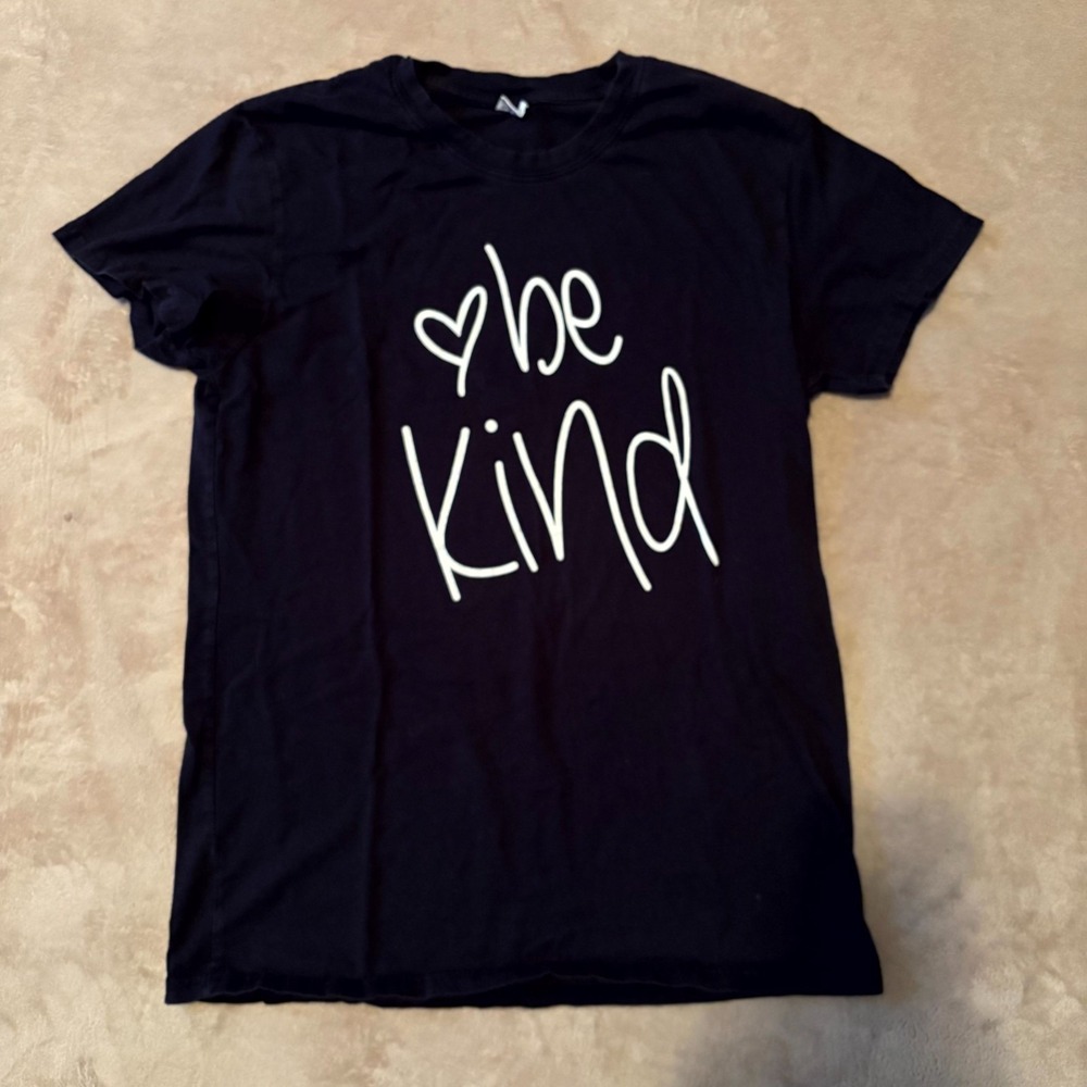 Be Kind Graphic T-Shirt Women's Black Short Sleeve Inspirational Tee - Picture 1 of 6